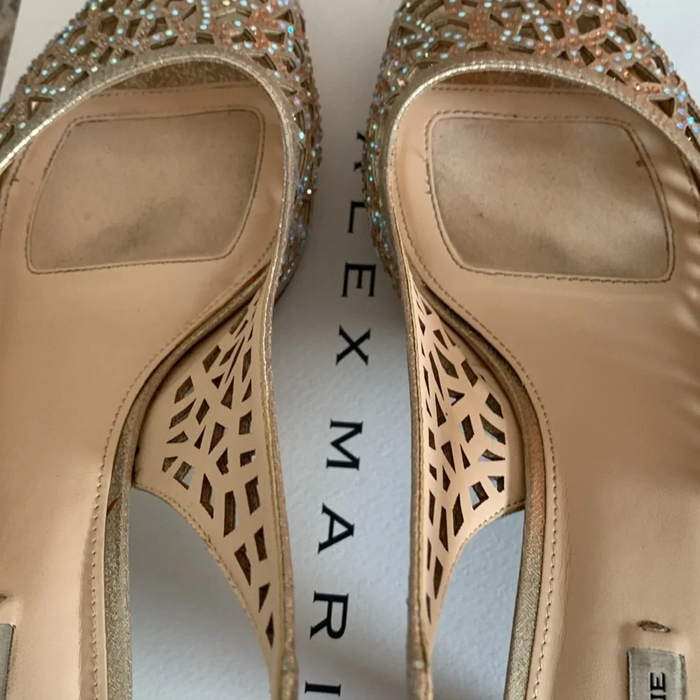 Alex Marie Gold 2 1/2” Heels with Intricate Cutout Design EUC